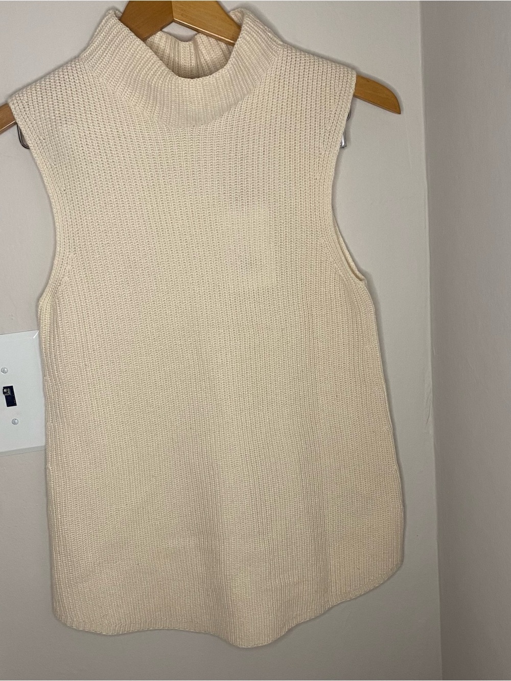 Theory Sleeveless Cream Knit Turtleneck Sweater Top 100% cashmere NWT size P